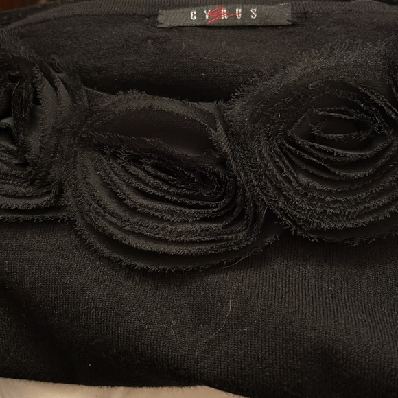 Cyrus Black Pullover Sweater - Picture 6 of 6